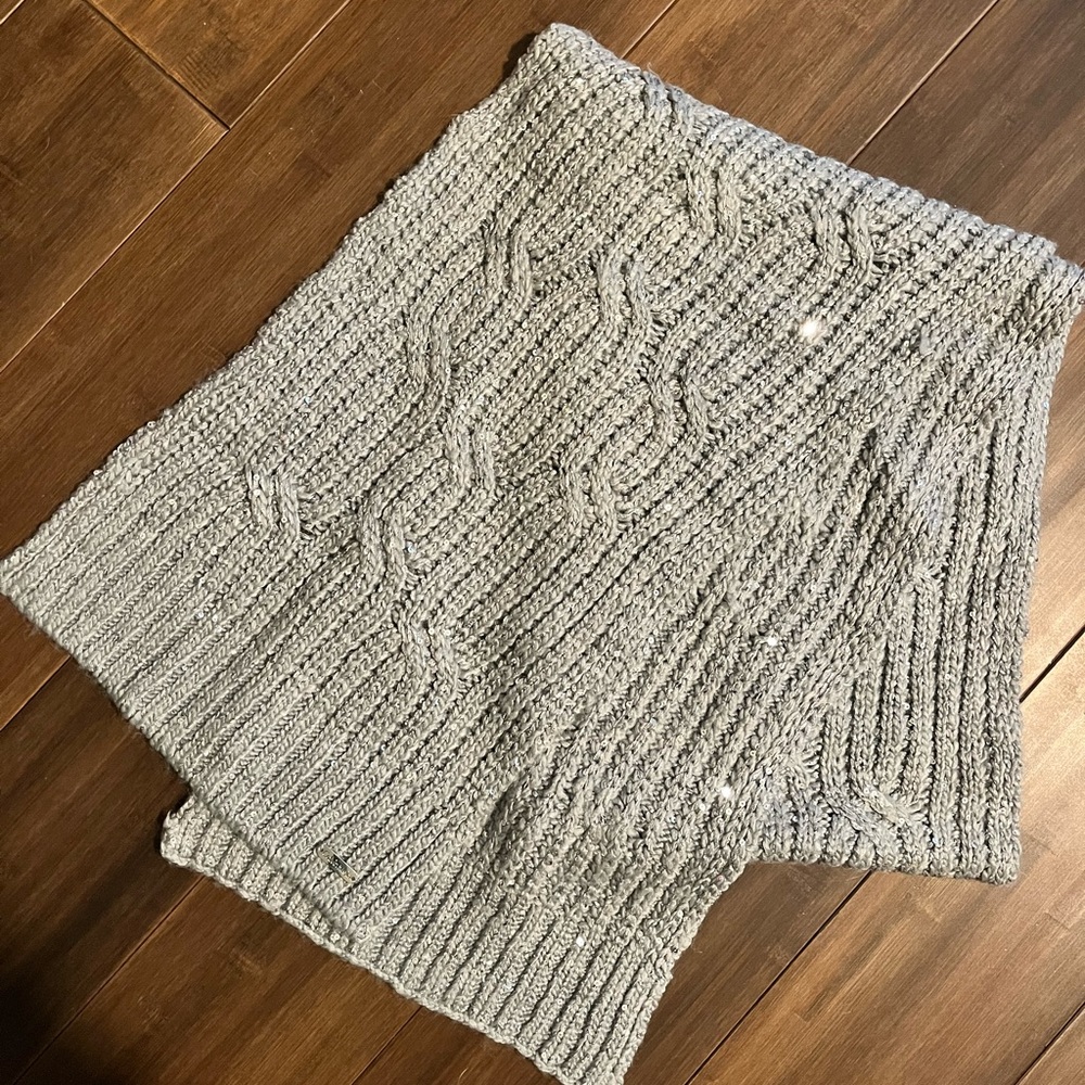 Gorgeous Calvin Klein scarf